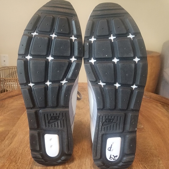 Nike Venture Runner Wide DM8453-003 Lt Smoke Grey/White Sneakers Men's Size 13 - Picture 14 of 14